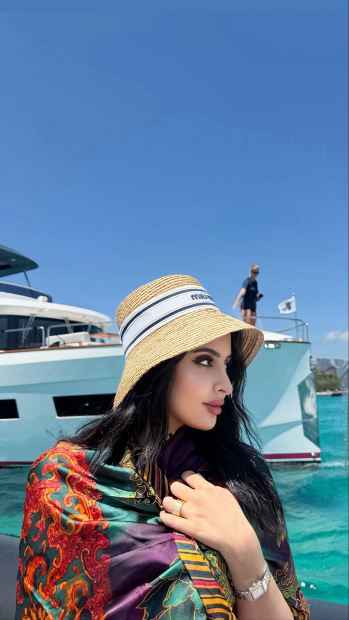 محتوى سناب شات لـ الجوهرة السبيعي في باريس 🇫🇷?