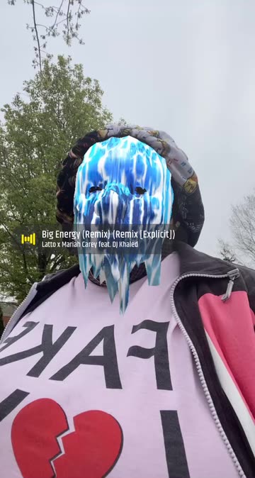 Preview for a Spotlight video that uses the Frosting Face Lens