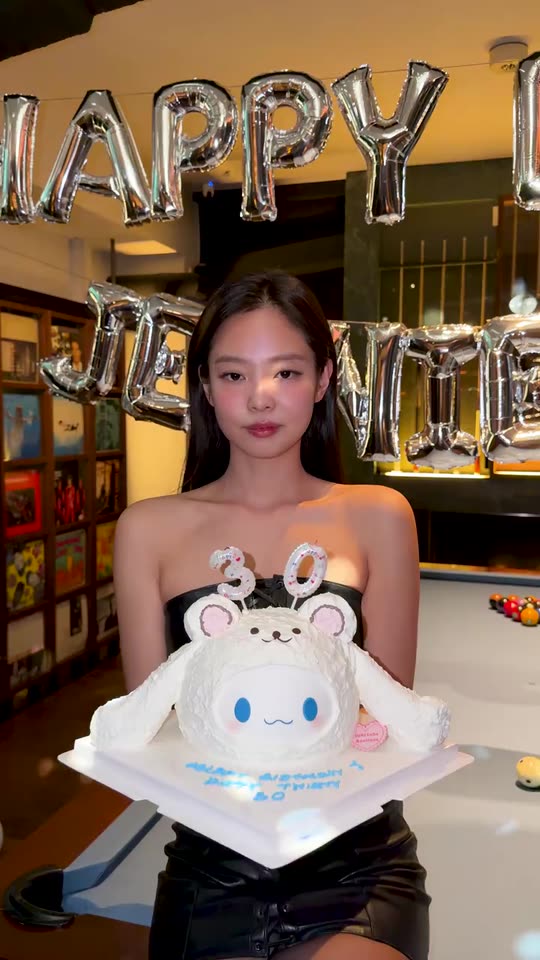 JENNIE (@officejennie) | истории, Spotlight и линзы Snapchat