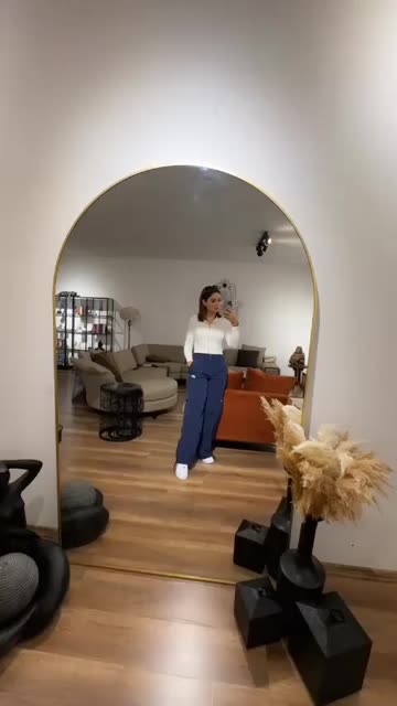 Preview for a Spotlight video that uses the tamara nadeem7 Lens