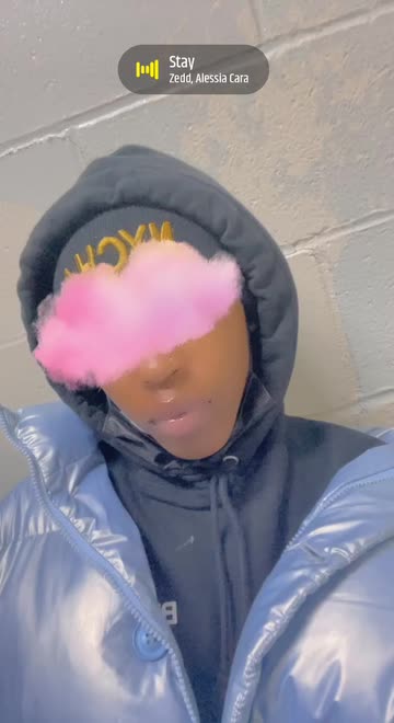 Preview for a Spotlight video that uses the Face Clouds Lens
