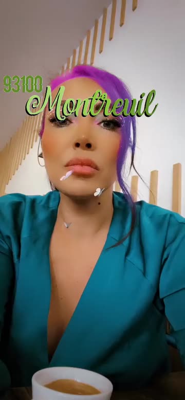 Preview for a Spotlight video that uses the Rainbow butterfly Lens