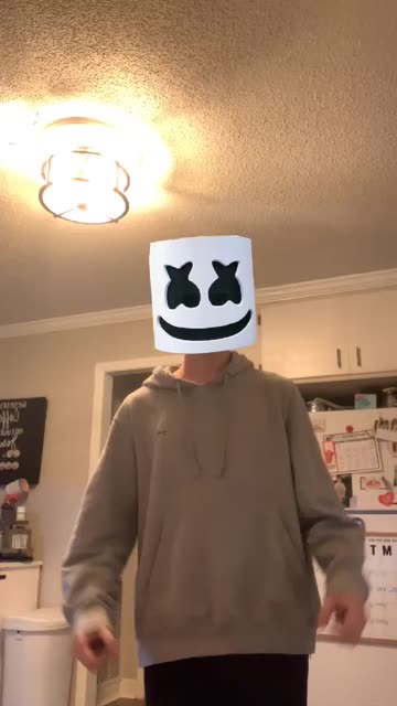 Preview for a Spotlight video that uses the marshmallow Lens