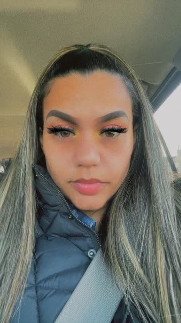 Preview for a Spotlight video that uses the yellow make up Lens