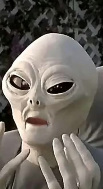Preview for a Spotlight video that uses the aliens Lens