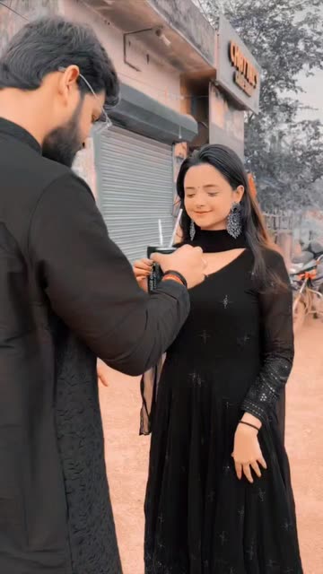 Preview for a Spotlight video that uses the BLACK Lens