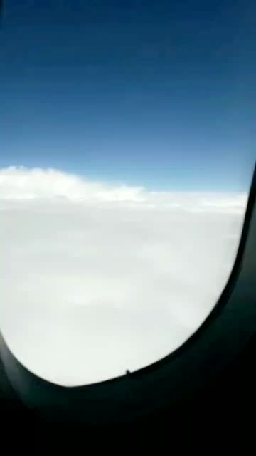 Preview for a Spotlight video that uses the Aeroplane Streak Lens