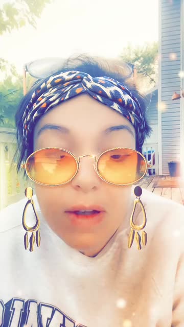 Preview for a Spotlight video that uses the Leopard Headband Lens