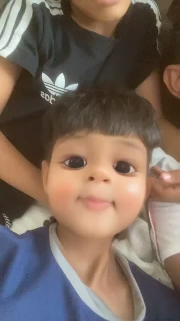 Preview for a Spotlight video that uses the Big-Eyed Kid  Lens