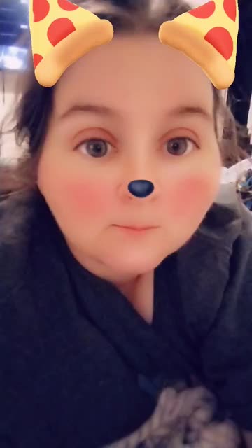 Preview for a Spotlight video that uses the Pizza Cat Lens