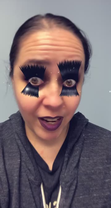 Preview for a Spotlight video that uses the Long Eyelashes Lens