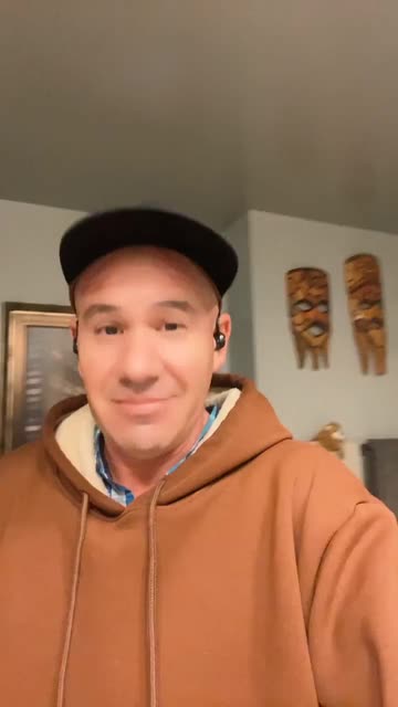 Preview for a Spotlight video that uses the Hand Turkey Lens