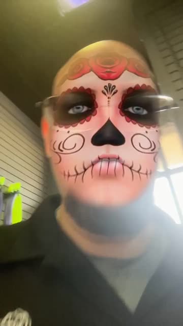 Preview for a Spotlight video that uses the MexicanSkull Lens