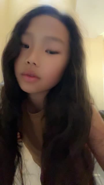Preview for a Spotlight video that uses the Victorian Dresses Lens