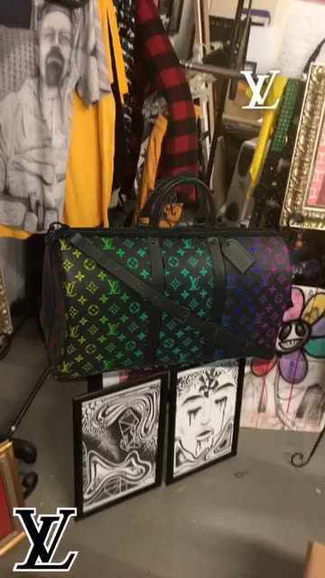 LED Keepall Louis Vuitton [Video]  Bags, Vuitton handbags, Louis