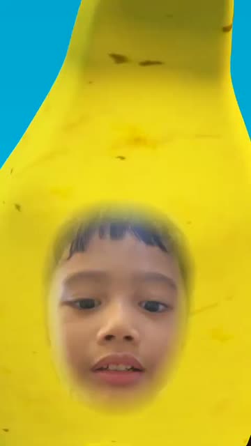 Preview for a Spotlight video that uses the Banana Man Lens
