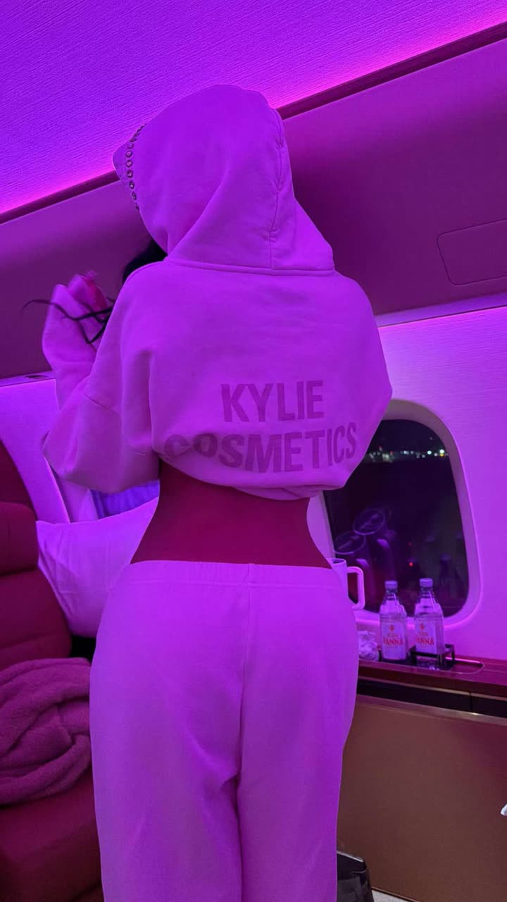 محتوى سناب شات لـ King Kylie 👑
