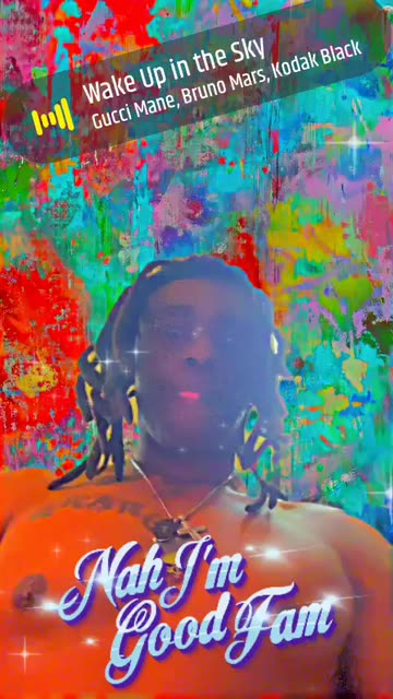Preview for a Spotlight video that uses the Everybody Looking Lens