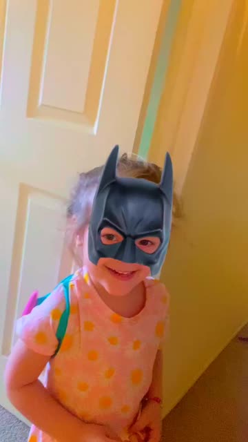 Preview for a Spotlight video that uses the Batman Mask Lens