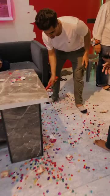 Preview for a Spotlight video that uses the Candy Shedow Lens