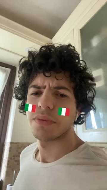 Preview for a Spotlight video that uses the italy flag Lens