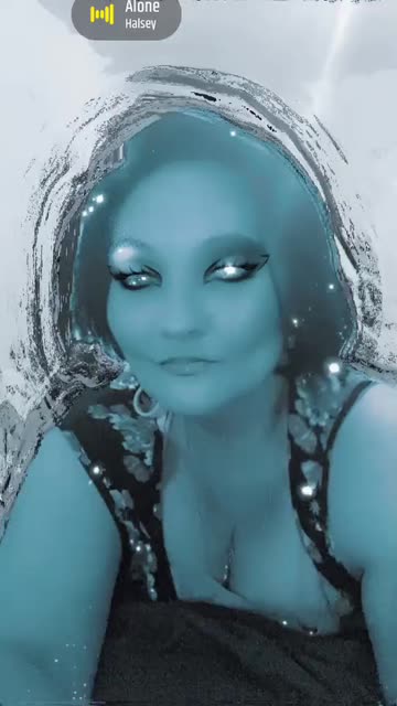 Preview for a Spotlight video that uses the Mermaid Makeup Lens