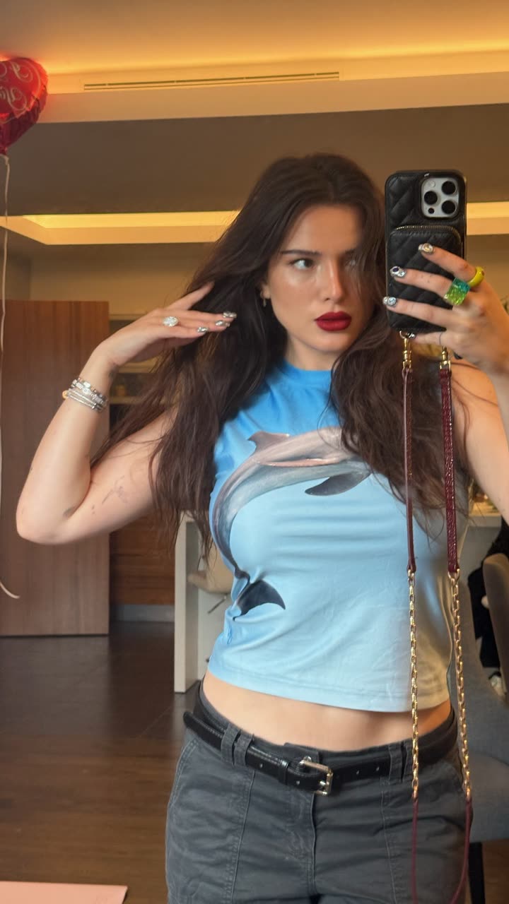 محتوى سناب شات لـ Bella Thorne