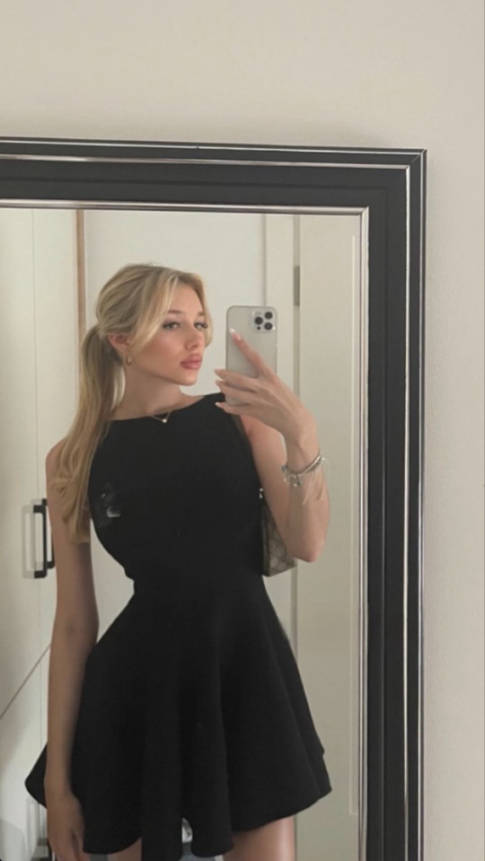 bellaaxvv