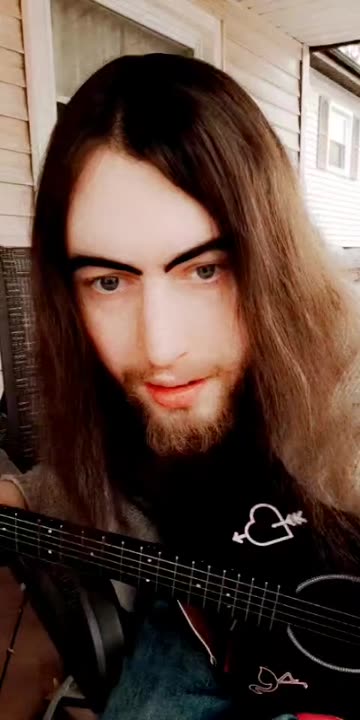Preview for a Spotlight video that uses the PINEAPPLE JUICE Lens