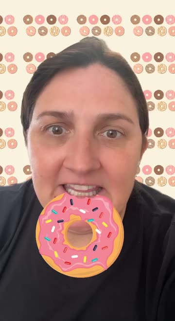 Preview for a Spotlight video that uses the Eating Donut Lens