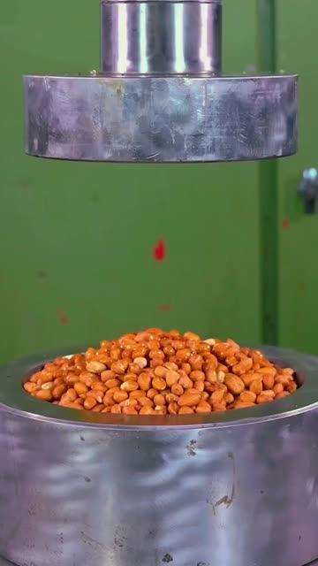 Preview for a Spotlight video that uses the golden Lens