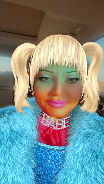 Preview for a Spotlight video that uses the 90s Babe Lens
