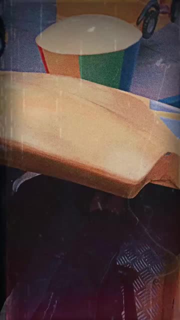 Preview for a Spotlight video that uses the 80s Aesthetic Lens