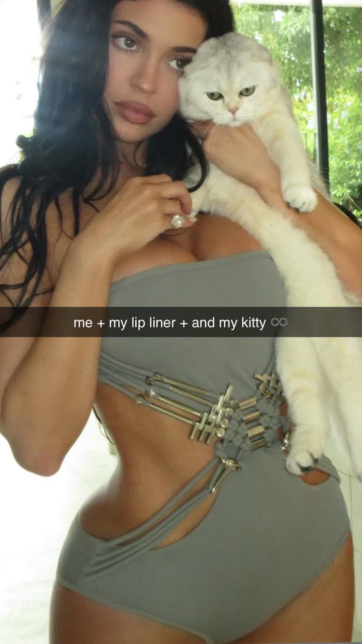 محتوى سناب شات لـ King Kylie 👑
