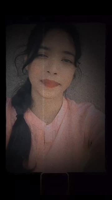 Preview for a Spotlight video that uses the filmy grain Lens