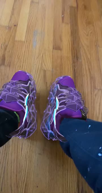 Preview for a Spotlight video that uses the Alien Sneakers Lens