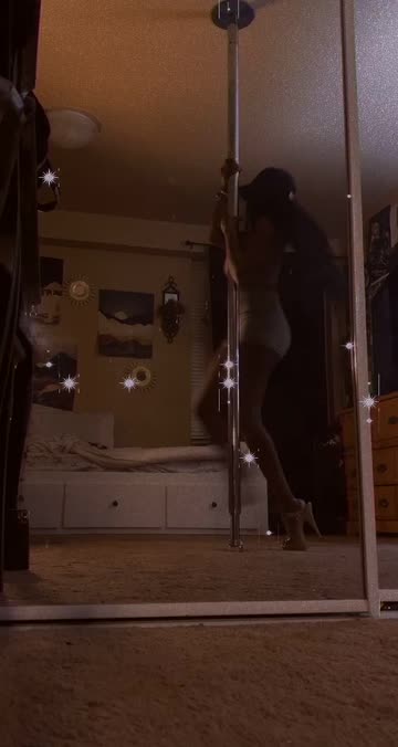 Preview for a Spotlight video that uses the bling Lens