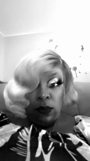 Preview for a Spotlight video that uses the Old Hollywood Glam Lens