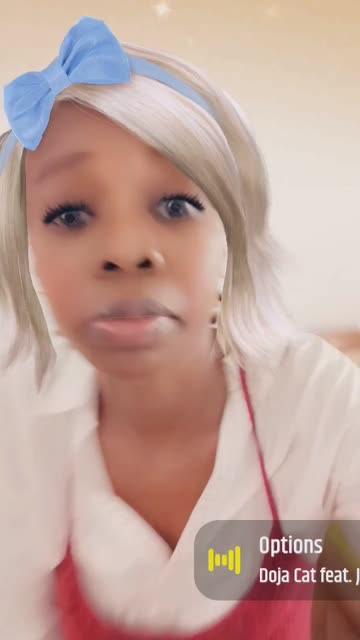 Preview for a Spotlight video that uses the White Hair Lens