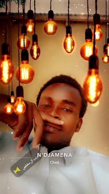 Preview for a Spotlight video that uses the Bright Bulbs Lens