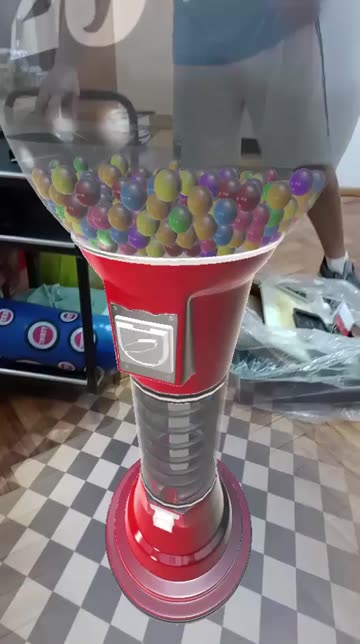 Preview for a Spotlight video that uses the Gumball Machine Lens