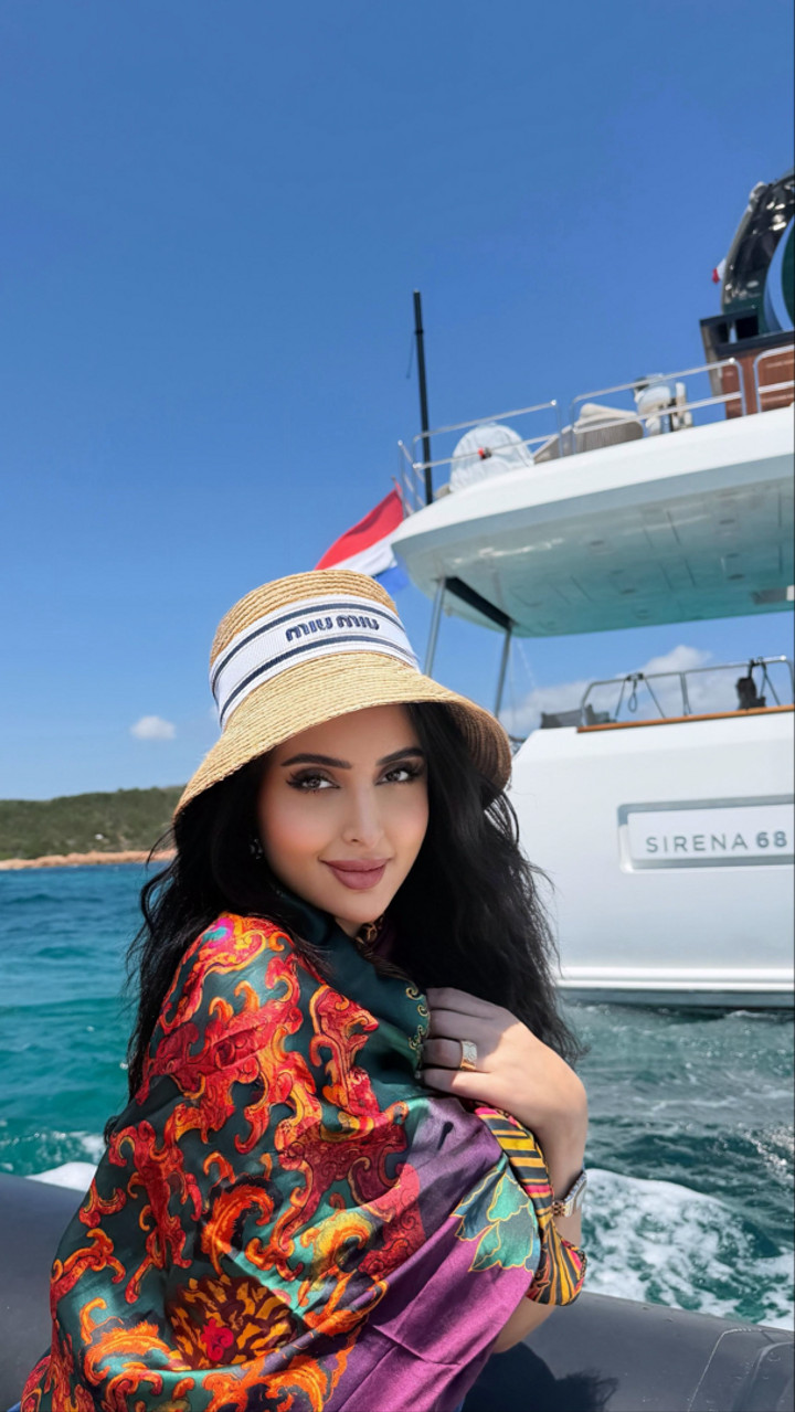 محتوى سناب شات لـ الجوهرة السبيعي في باريس 🇫🇷?