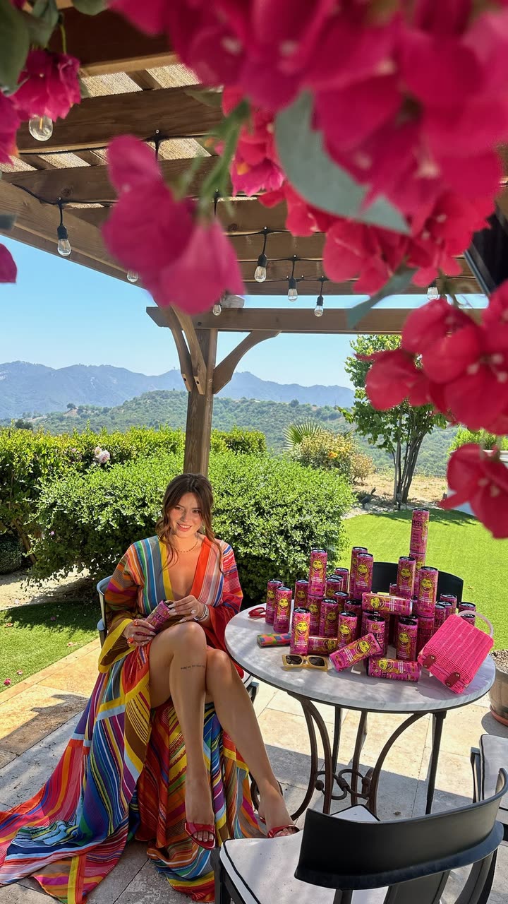محتوى سناب شات لـ Bella Thorne