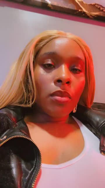 Preview for a Spotlight video that uses the New Looks Lens