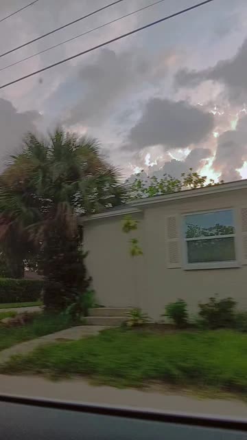 Preview for a Spotlight video that uses the rainbow devils Lens