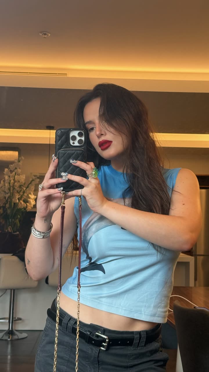 محتوى سناب شات لـ Bella Thorne