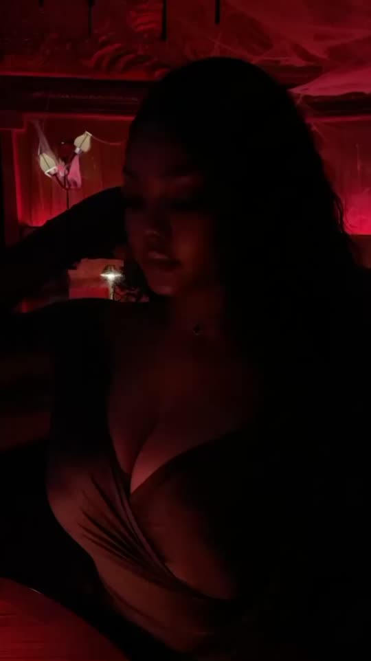 kainene_uzama