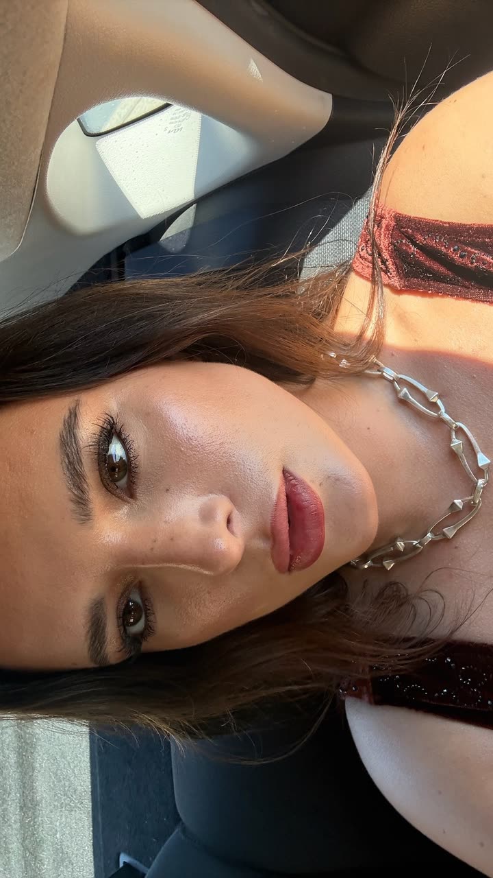محتوى سناب شات لـ Bella Thorne