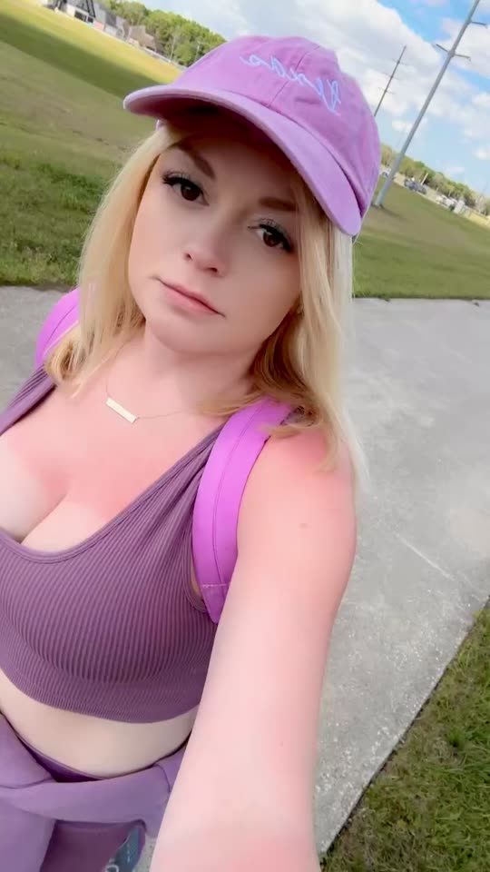 lovelylaur3n