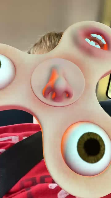Preview for a Spotlight video that uses the Live Spinner Lens